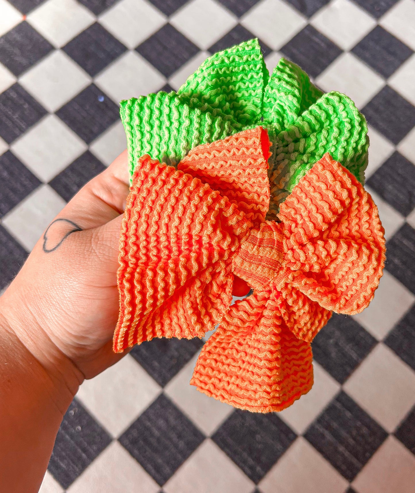 Chunky Single Bow on clip or nylon