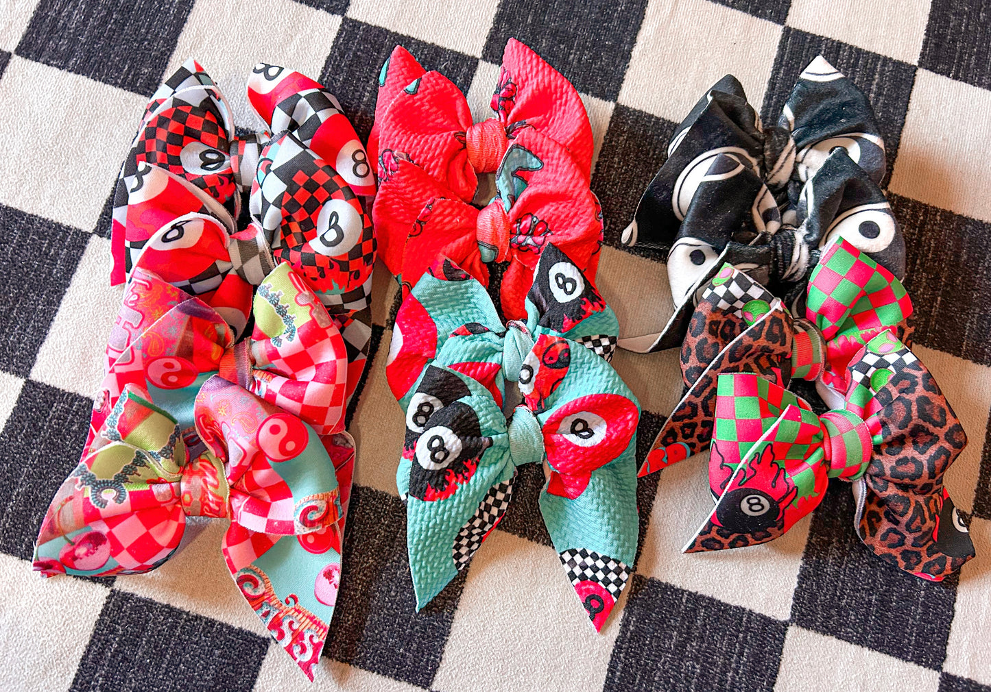 8Ball Checkered Pbt Bow