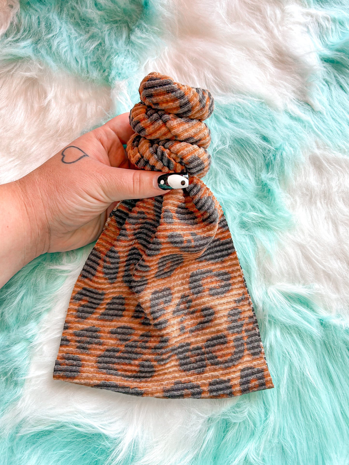 Leopard Wavy Knit Bow