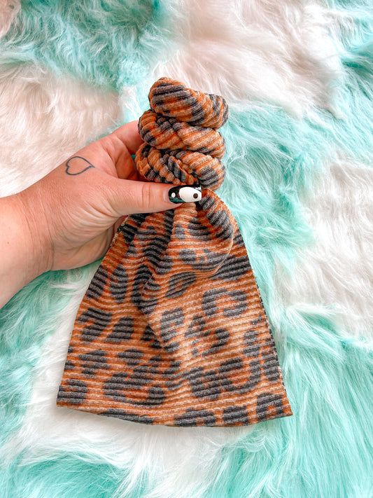 Leopard Wavy Knit Bow