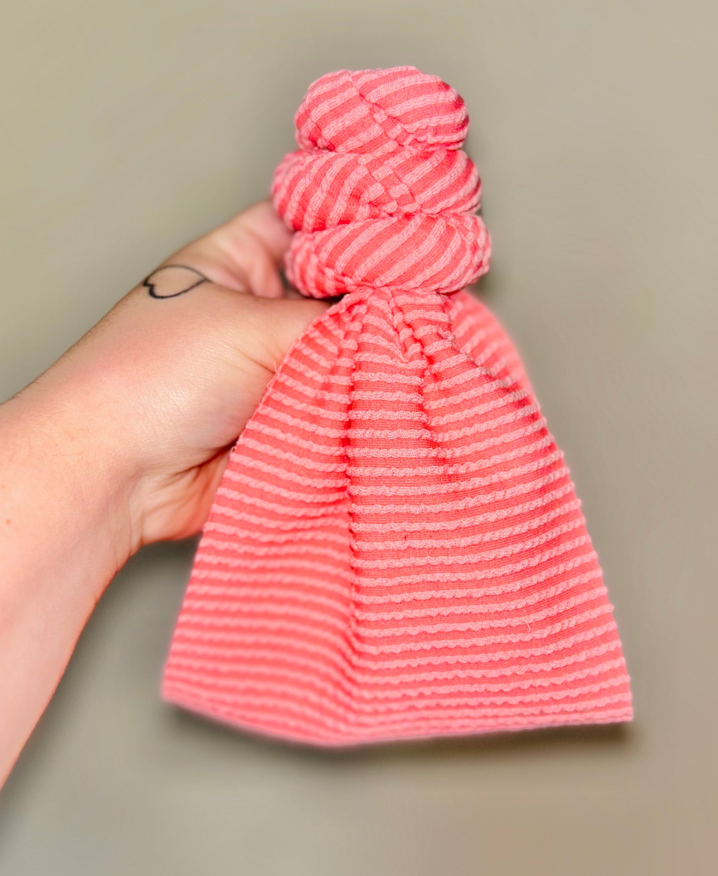 Coral Wave Ribknit Bow