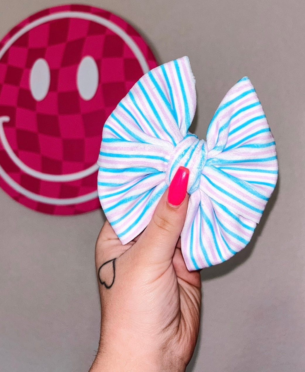 Small Messy Bow on nylon or clip